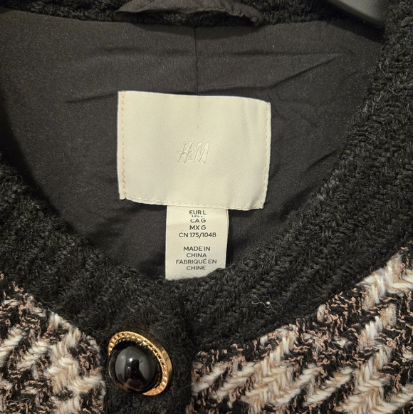 H&M Textured-weave Jacket in a black and cream houndstooth pattern - Picture 7 of 9